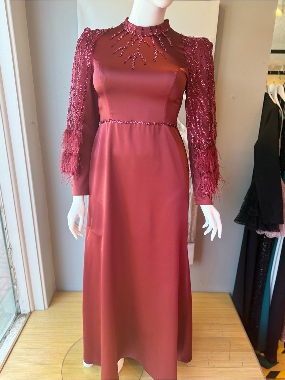 Elegant Burgundy Beaded Long Sleeve Evening Dress